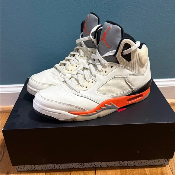 Jordan Air Jordan 5 Retro White with Orange Accents - Picture 1 of 6